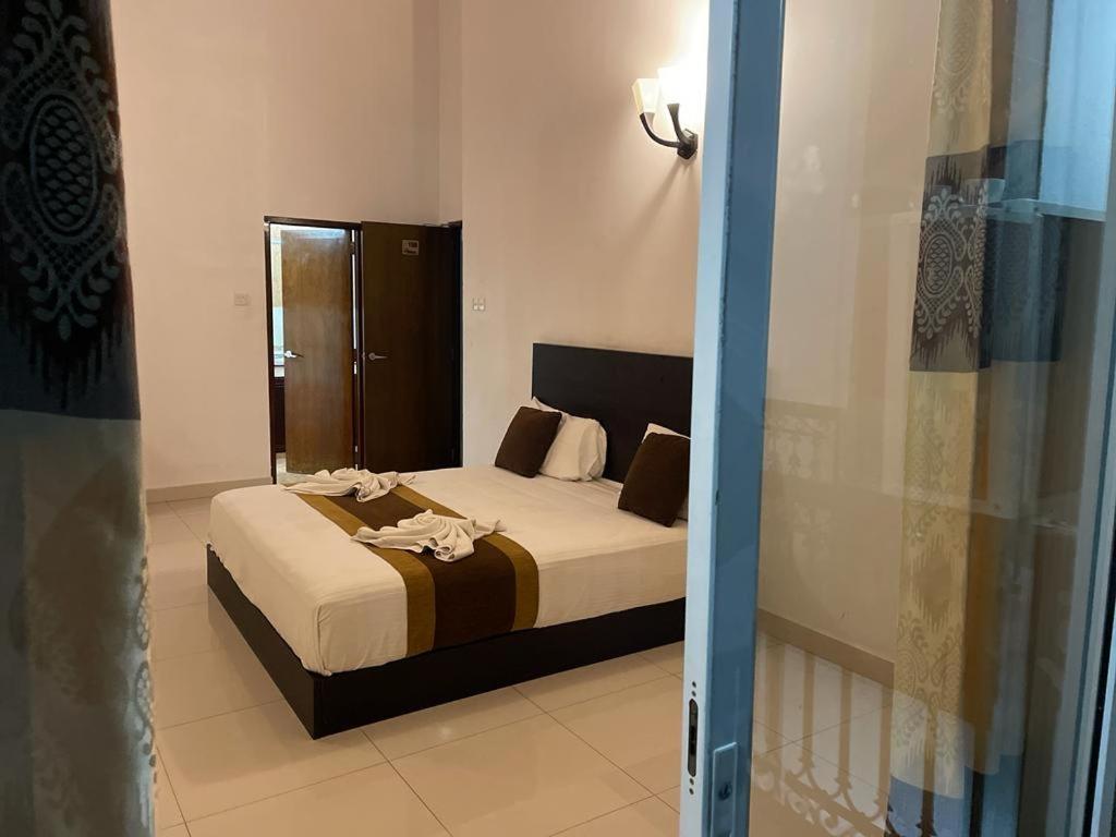 Aradhana Airport Transit Hotel Katunayaka Exterior foto